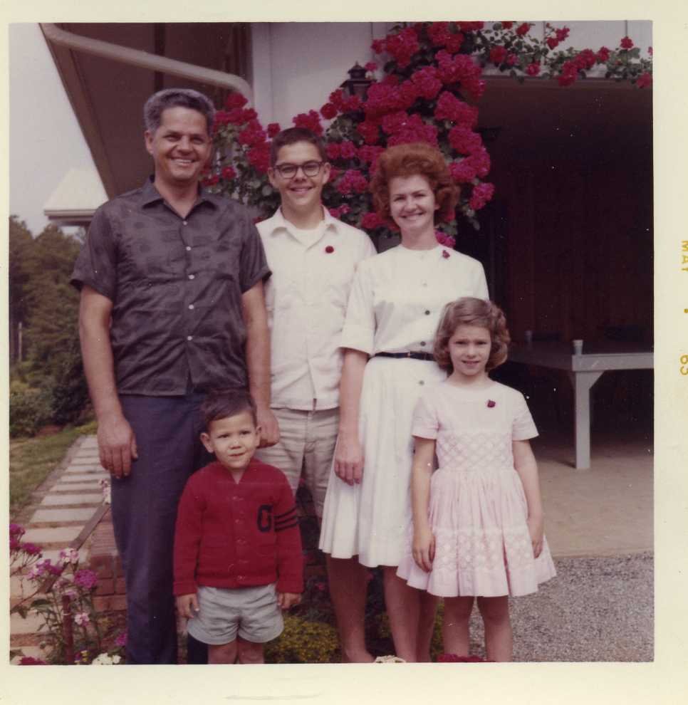 Lester/Robert_Wood_Sr_Family_May1965.jpg